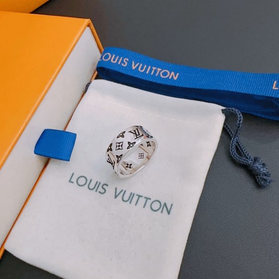 LV Retro Silver Ring