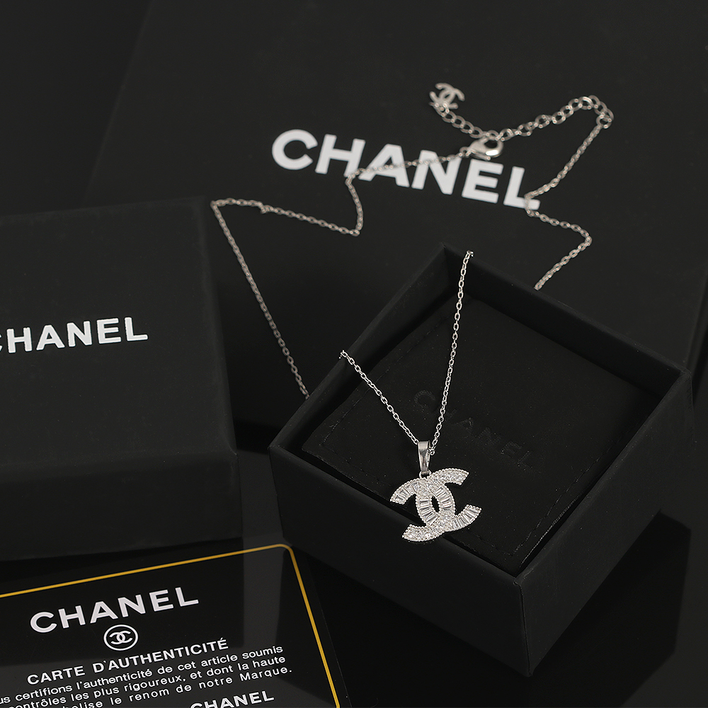 Chanel CC MMinimalist Necklace