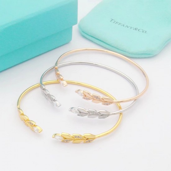 Tiffany Paper Flowers Floral Collection Leaf Bracelet