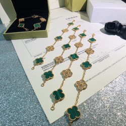 Van Cleef & Arpels Clover Flower Green Bracelet