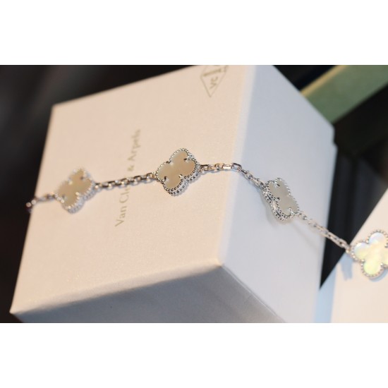 Van Cleef & Arpels Flower White Fritillaria Bracelet