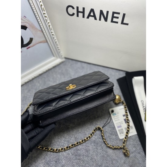 CHANEL WALLET ON CHAIN