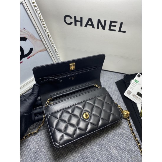 CHANEL WALLET ON CHAIN