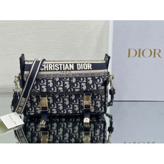 DIOR SMALL DIORCAMP BAG