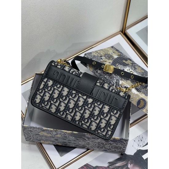 DIOR 30 MONTAIGNE EAST-WEST BAG WITH CHAIN