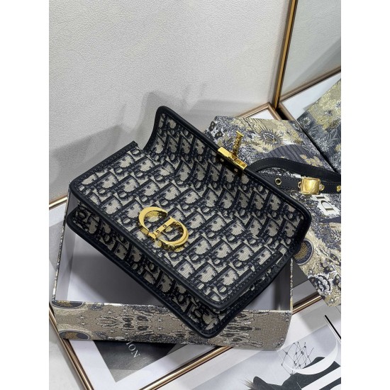 DIOR 30 MONTAIGNE EAST-WEST BAG WITH CHAIN