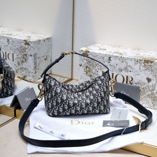 DIOR MEDIUM DIORTRAVEL NOMAD POUCH