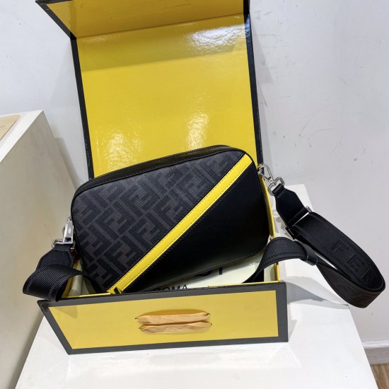 FENDI CAMERA CASE LEATHER BAG