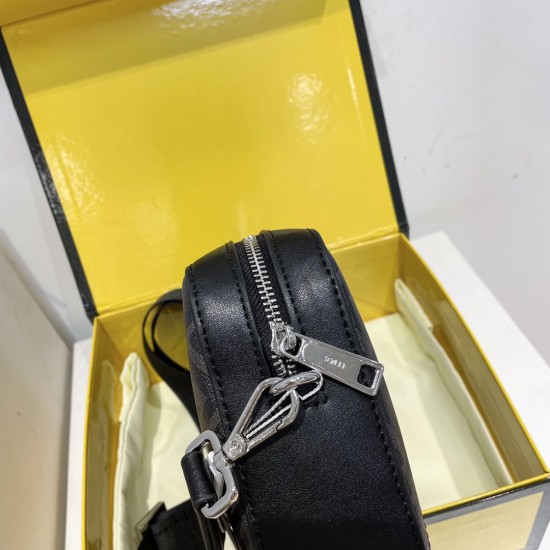 FENDI CAMERA CASE LEATHER BAG