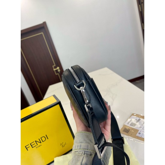 FENDI ROMA CAMERA CASE LEATHER BAG