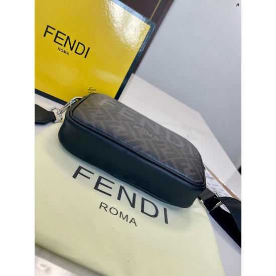 FENDI ROMA CAMERA CASE LEATHER BAG