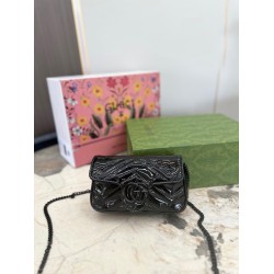 GUCCI GG MARMONT SUPER MINI BAG