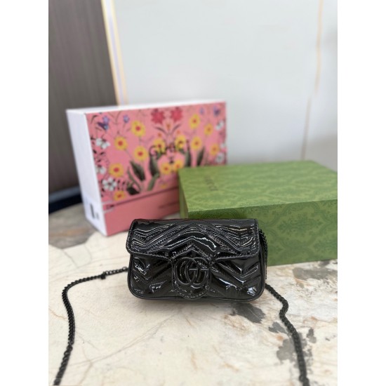 GUCCI GG MARMONT SUPER MINI BAG