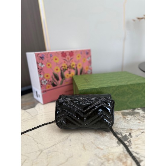 GUCCI GG MARMONT SUPER MINI BAG