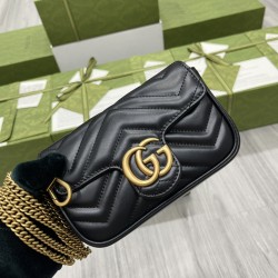 GUCCI GG MARMONT SUPER MINI BAG