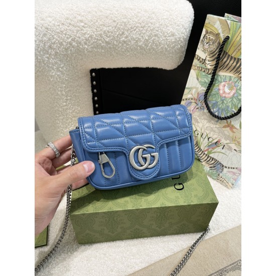 GUCCI GG MARMONT SUPER MINI BAG