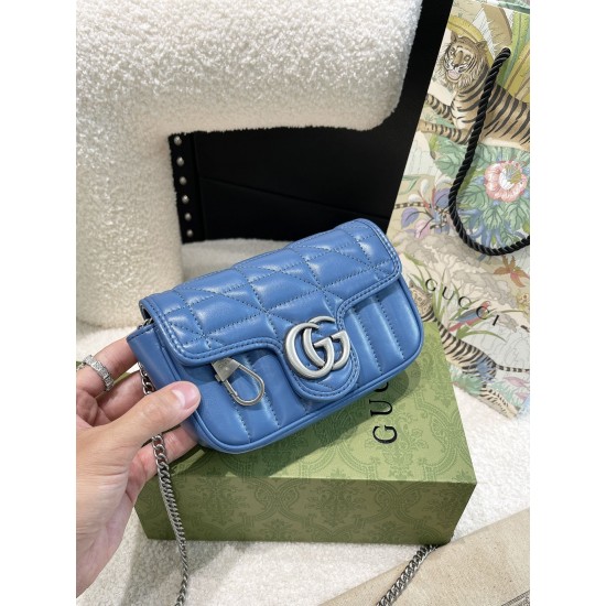 GUCCI GG MARMONT SUPER MINI BAG