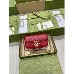 GUCCI GG MARMONT SUPER MINI BAG