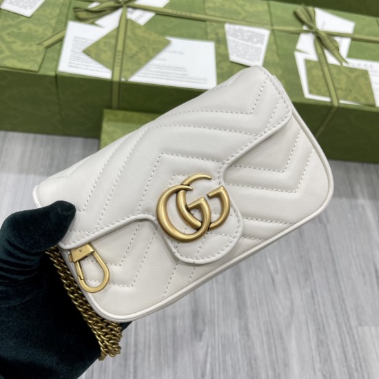 GUCCI GG MARMONT SUPER MINI BAG