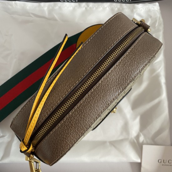 GUCCI NEO VINTAGE GG SUPREME MESSENGER BAG