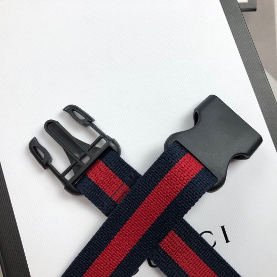 GUCCI HANDBAGS GG SUPREME BELT BAG