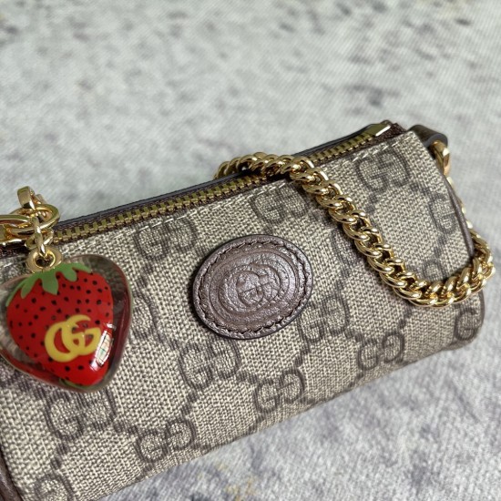 GUCCI COIN PURSE WITH DOUBLE G STRAWBERRY