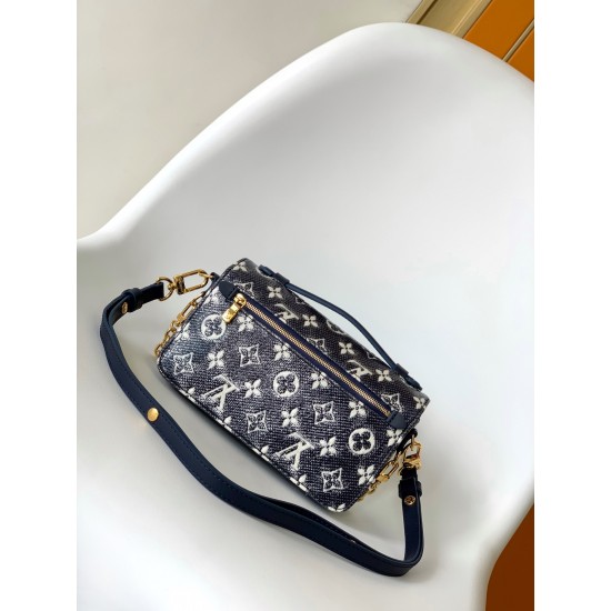 LV POCHETTE METIS EAST WEST