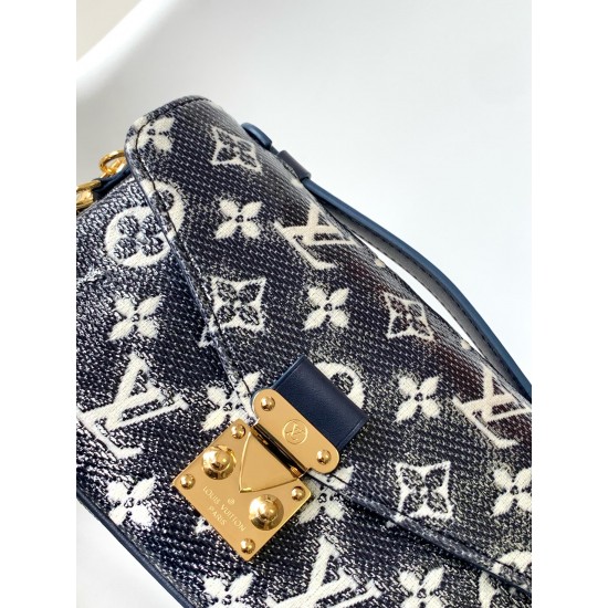 LV POCHETTE METIS EAST WEST