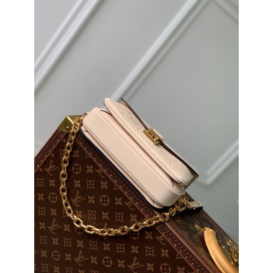 LV POCHETTE METIS EAST WEST