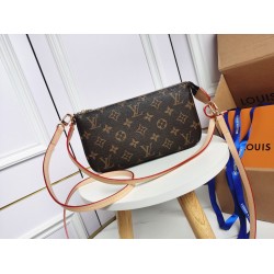 LV POCHETTE ACCESSOIRES MONOGRAM