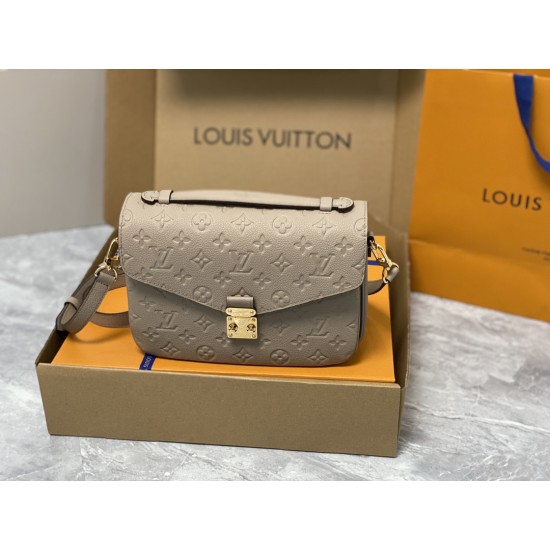 LV POCHETTE METIS