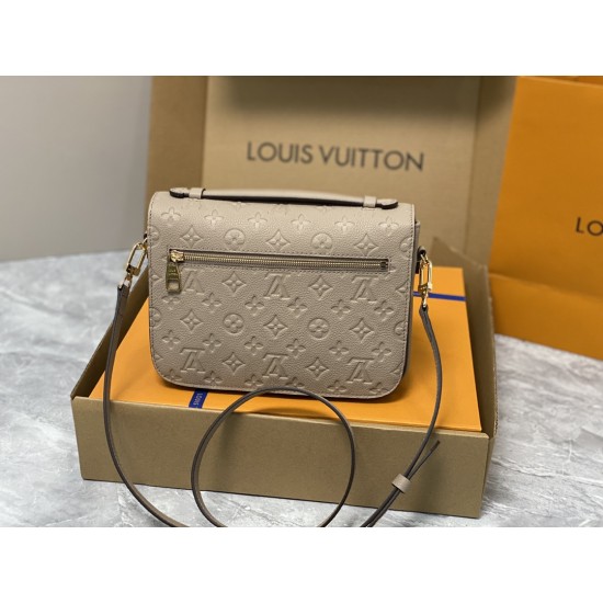 LV POCHETTE METIS