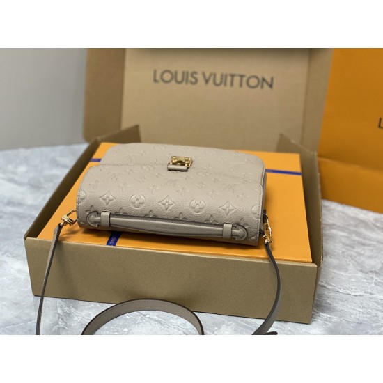 LV POCHETTE METIS