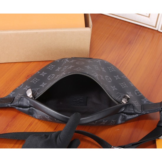 LV DISCOVERY BUMBAG PM MONOGRAM ECLIPSE CANVAS