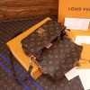 LV POCHETTE METIS EAST WEST