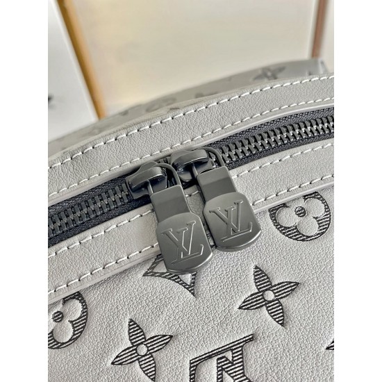 LV DISCOVERY BACKPACK