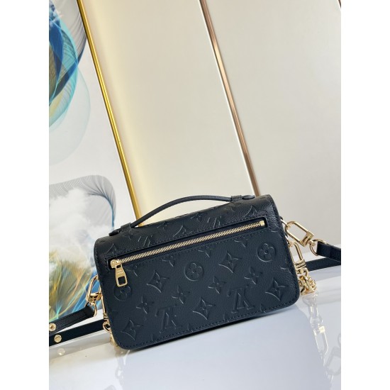 LV POCHETTE METIS EAST WEST