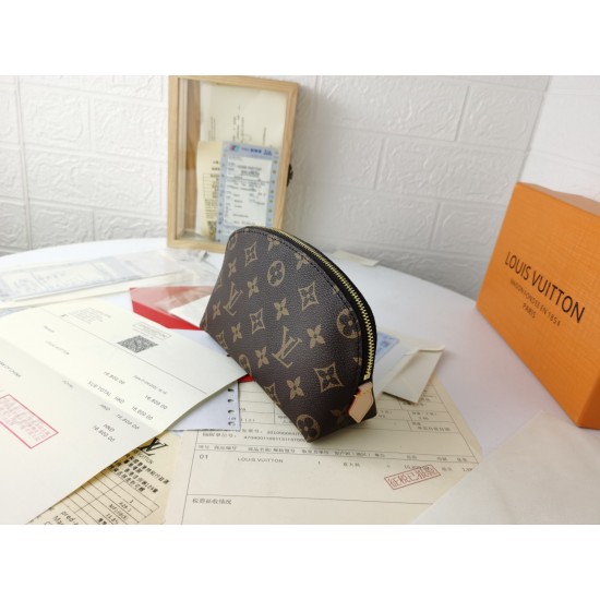 LV COSMETIC POUCH PM