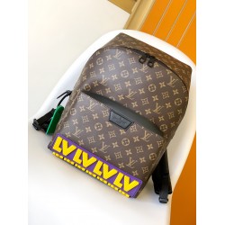 LV DISCOVERY BACKPACK