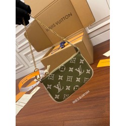 LV POCHETTE ACCESSOIRES