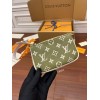 LV POCHETTE ACCESSOIRES