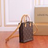 LV PETIT SAC PLAT