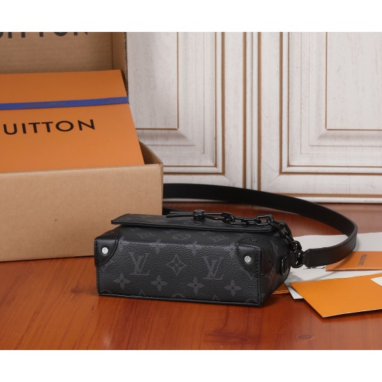 LV STEAMER WEARABLE WALLET