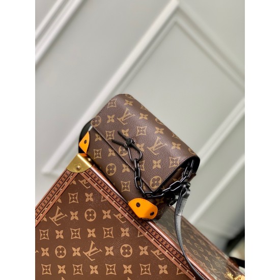 LV STEAMER WEARABLE WALLET