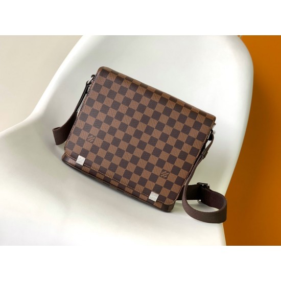 LV DISTRICT PM SHOULDER BAG