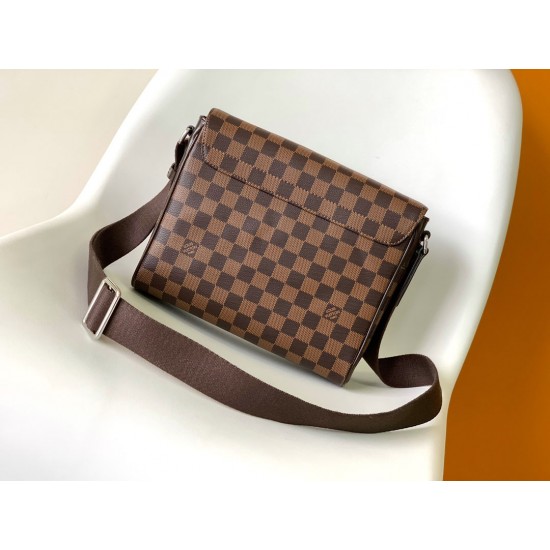 LV DISTRICT PM SHOULDER BAG