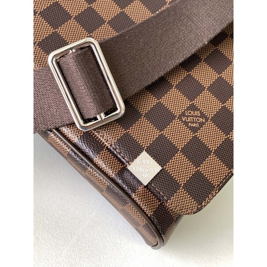 LV DISTRICT PM SHOULDER BAG