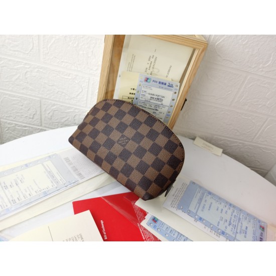 LV COSMETIC POUCH PM